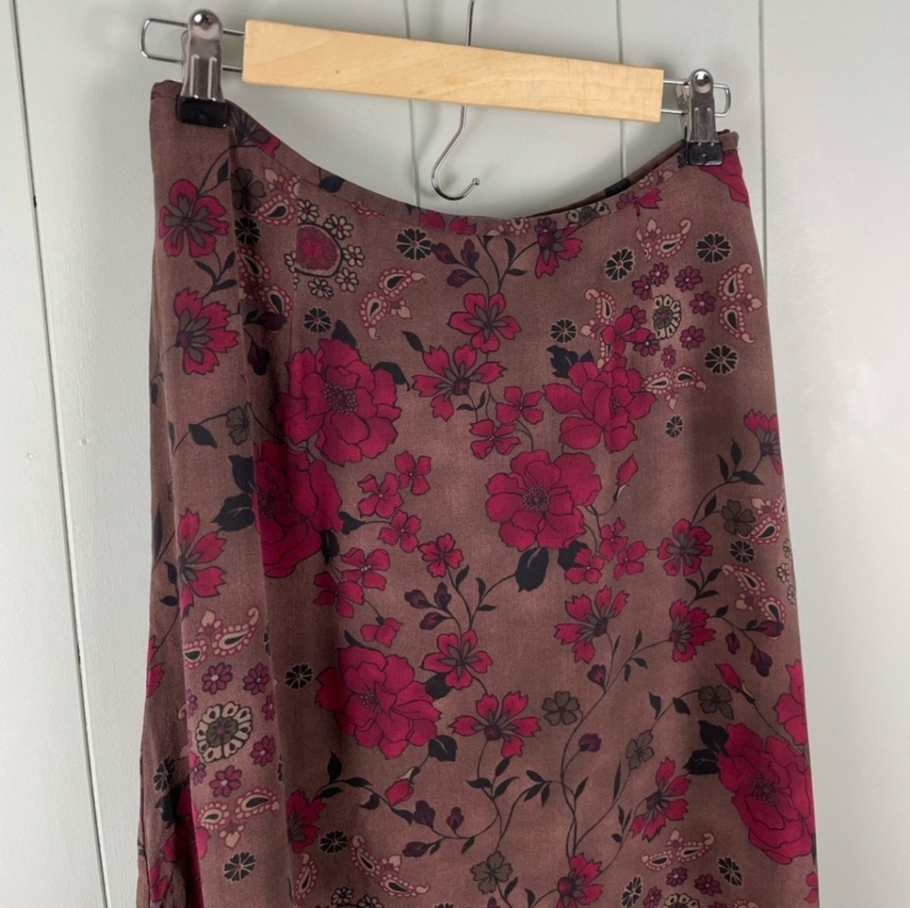 Vintage silk floral midi skirt - Picture 3 of 4